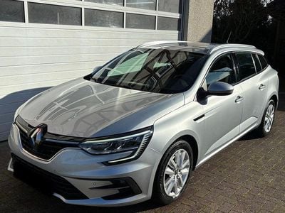 Silber Gebraucht 2022 Renault Mégane GrandTour Business Kombi | 13.690 € (Guter Preis)
