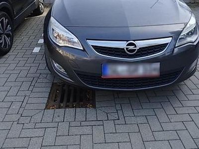 Gebraucht Opel Astra 110 PS (80 kW) 2011 Grau Limousine