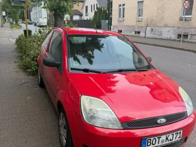 Gebraucht Ford Fiesta 63 PS (46 kW) 2005 Rot Kleinwagen