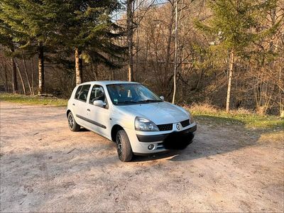 Second-hand Renault Clio II 75 CP (55 kW) 2001 Argintiu Hatchback