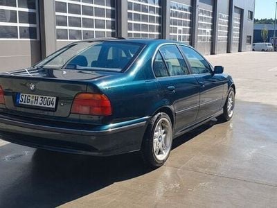 BMW 523