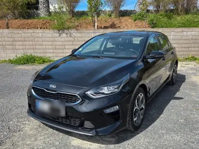 Używany Kia Ceed Vision 136 KM (100 kW) 2020 Czarny Hatchback