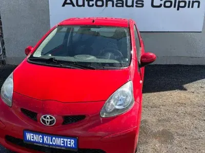 Gebraucht Toyota Aygo Cool 68 PS (50 kW) 2009 Rot Kleinwagen