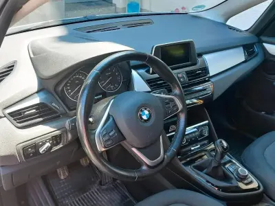 Gebraucht BMW 218 Active Tourer 136 PS (100 kW) 2016 Weiß Van / Kleinbus