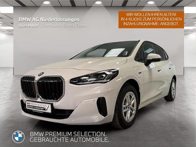 Weiß Gebraucht 2022 BMW 225 Active Tourer Sport Line Van / Kleinbus | 26.999 € (Fairer Preis)