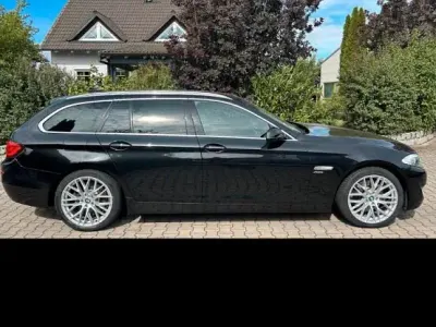 Gebraucht BMW 525 Sport Line 218 PS (160 kW) 2012 Schwarz Kombi