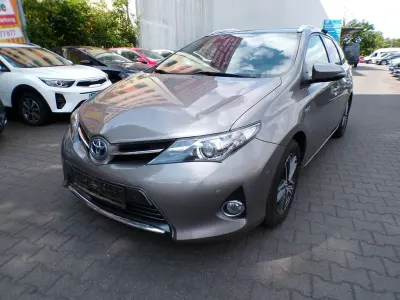 Gebraucht Toyota Auris 136 PS (100 kW) 2014 Braun Limousine