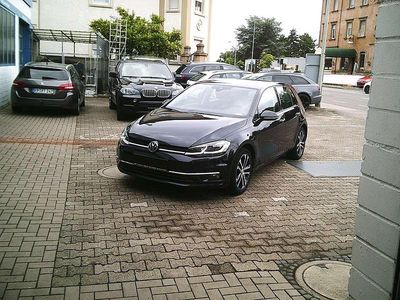 Deep black perleffekt Gebraucht 2017 VW Golf VII Highline Limousine | 15.900 € (Fairer Preis)