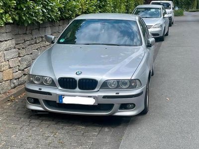BMW 525