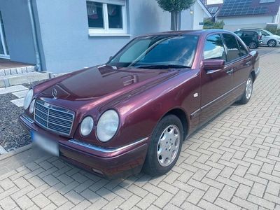 Mercedes E200