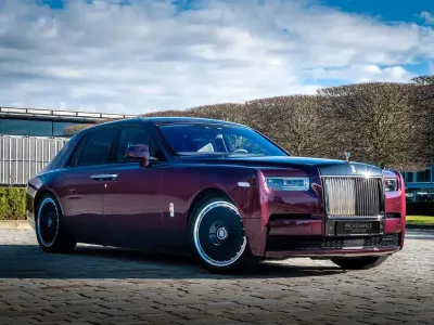 Gebraucht Rolls Royce Phantom 563 PS (414 kW) 2023 Rot Limousine