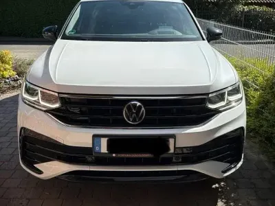 Gebraucht VW Tiguan Black Edition 150 PS (110 kW) 2021 Weiß SUV