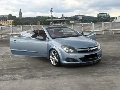 Gebraucht Opel Astra 150 PS (110 kW) 2006 Blau Cabrio