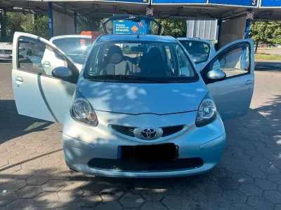 Gebraucht Toyota Aygo 68 PS (50 kW) 2006 Blau Kleinwagen