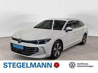 Weiß Gebraucht 2025 VW Passat Elegance Kombi | 34.940 € (Guter Preis)