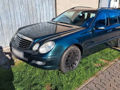 Gebraucht Mercedes E320 Avantgarde 224 PS (164 kW) 2007 Grün Kombi