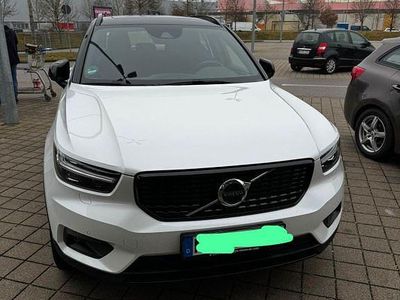 Weiß Gebraucht 2021 Volvo XC40 R-Design SUV | 25.900 € (Guter Preis)