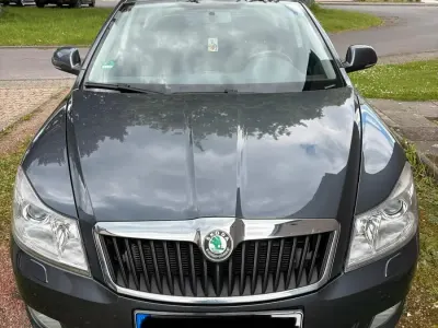 Gebraucht Skoda Octavia 160 PS (117 kW) 2010 Grau Limousine