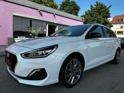 Gebraucht Hyundai i30 Passion Plus 140 PS (102 kW) 2012 Weiß Kombi