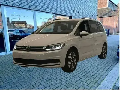 Gebraucht VW Touran Business 150 PS (110 kW) 2025 Weiß Van / Kleinbus
