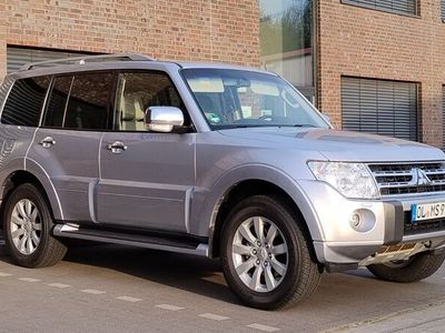 gebraucht Mitsubishi Pajero 3,8 V6 orig. Kilometer Jahreswagenzustand