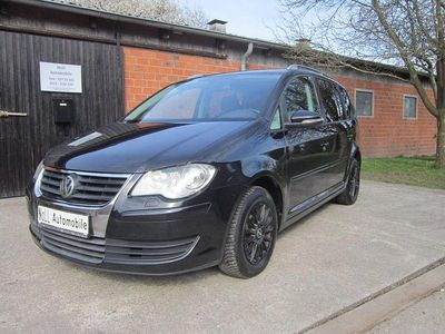 Second-hand VW Touran Highline 140 CP (102 kW) 2009 Negru Monovolum