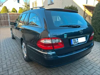 Gebraucht Mercedes E200 Avantgarde 163 PS (119 kW) 2005 Blau Kombi