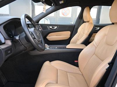 Gebraucht Volvo XC60 Plus 197 PS (144 kW) 2023 Weiß SUV