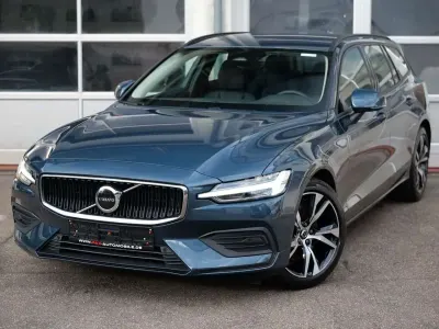 Gebraucht Volvo V60 Core 197 PS (144 kW) 2025 Denim blue / metallic Kombi
