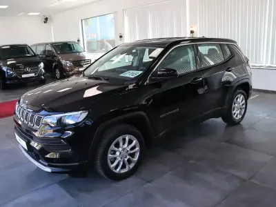 Gebraucht Jeep Compass Altitude 131 PS (96 kW) 2024 Schwarz SUV