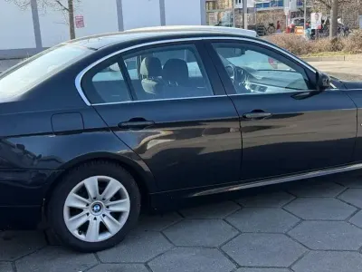 Second-hand BMW 318 143 CP (105 kW) 2009 Negru Berlinǎ