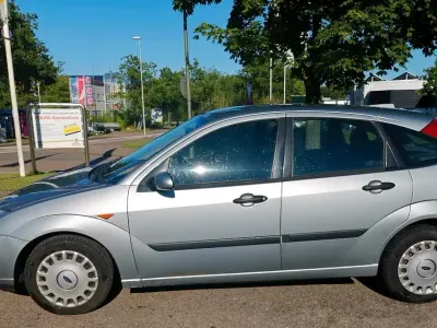 Gebraucht Ford Focus 100 PS (73 kW) 2004 Silber Kleinwagen