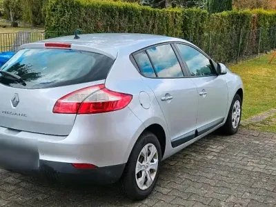 Gebraucht Renault Mégane 110 PS (80 kW) 2009 Silber Limousine
