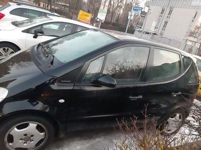 Usata Mercedes 190 125 CV (91 kW) 2000 Nero Berlina