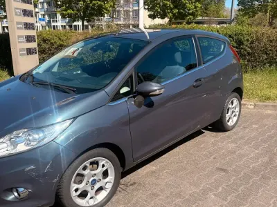 Używany Ford Fiesta 80 KM (58 kW) 2011 Szary Hatchback