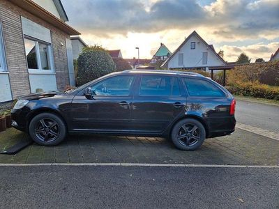 Schwarz Gebraucht 2009 Skoda Octavia Elegance Kombi | 2.800 €