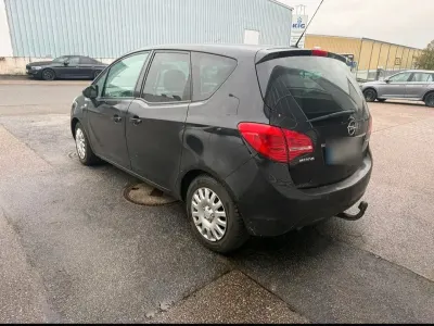 Gebraucht Opel Meriva 120 PS (88 kW) 2011 Schwarz Van / Kleinbus