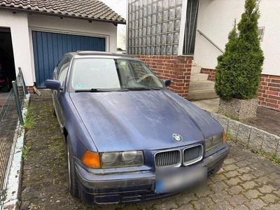 Second-hand BMW 316 102 CP (75 kW) 1996 Albastru Coupe