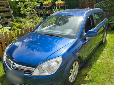Gebraucht Opel Astra 116 PS (85 kW) 2010 Blau Kombi