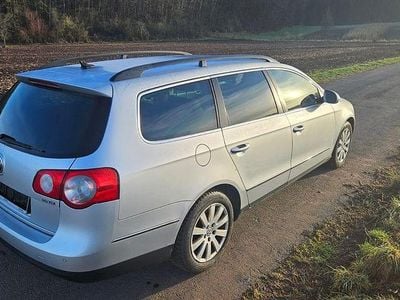 Silber Gebraucht 2010 VW Passat Highline Kombi | 2.200 € (Superpreis)