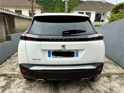 Gebraucht Peugeot 2008 Active 131 PS (96 kW) 2022 Weiß SUV