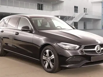 Second-hand Mercedes C300e 313 CP (230 kW) 2023 Negru Berlinǎ