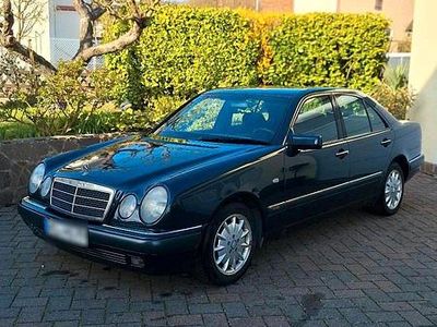 Gebraucht Mercedes E280 Elegance 204 PS (150 kW) 1998 Blau Limousine