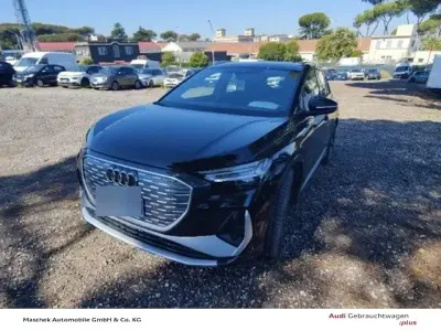 Gebraucht Audi Q4 e-tron Comfort 210 kW (286 PS) 2024 Mythosschwarz metallic SUV