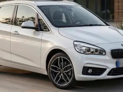 Gebraucht BMW 214 Active Tourer Comfort Edition 95 PS (69 kW) 2016 Weiß Van / Kleinbus