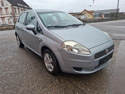 Gebraucht Fiat Grande Punto Active 77 PS (56 kW) 2009 Silber Kleinwagen