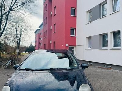 Second-hand Fiat Punto 75 CP (55 kW) 2011 Albastru Hatchback