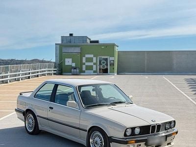 Usata BMW 323 150 CV (110 kW) 1988 Marrone Coupé