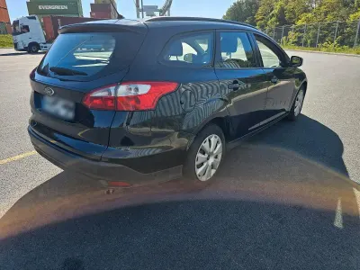 Gebraucht Ford Focus 116 PS (85 kW) 2014 Schwarz Kombi