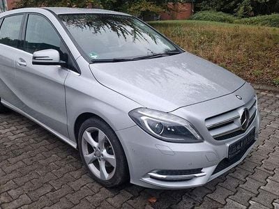 Mercedes B200